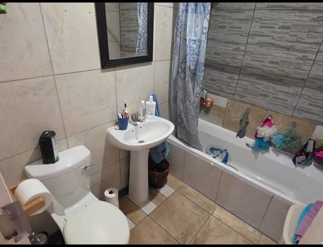 2 BEDROOM TOWNHOUSE FOR SALE IN ROODIA